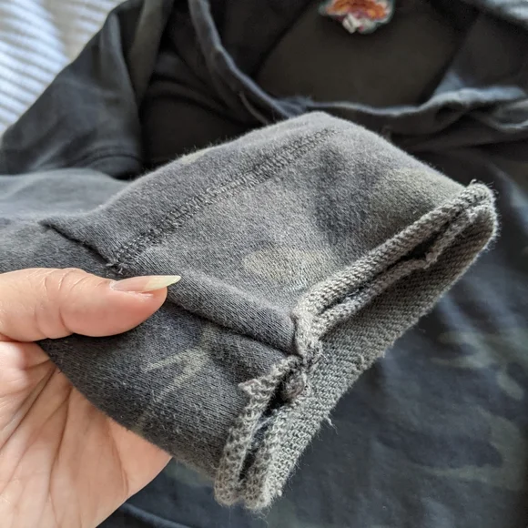 EUC Johnny Was Embroidered Camo Hoodie Sweatshirt, size 3X - Picture 5 of 9